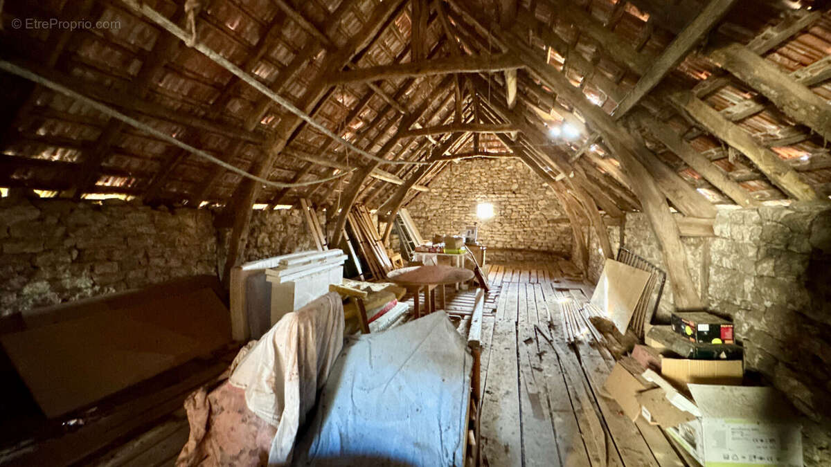 Corps de ferme 7 bâtiments sur 8 ha - photo 18