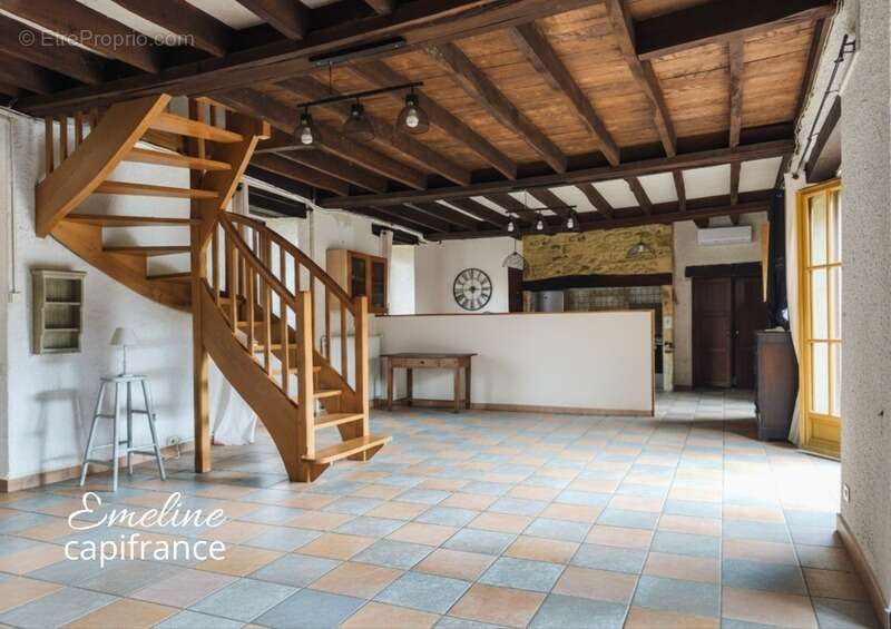 Maison à SALIGNAC-EYVIGUES