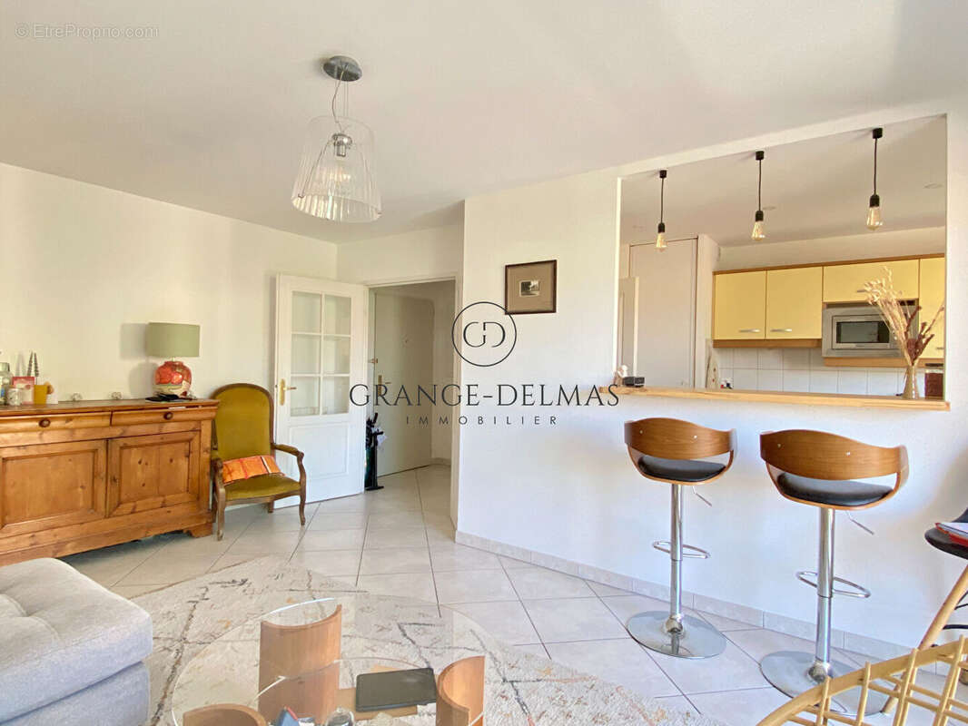 Appartement avec terrasse, ascenseur et garage - CROIX BLANCHE - photo 3