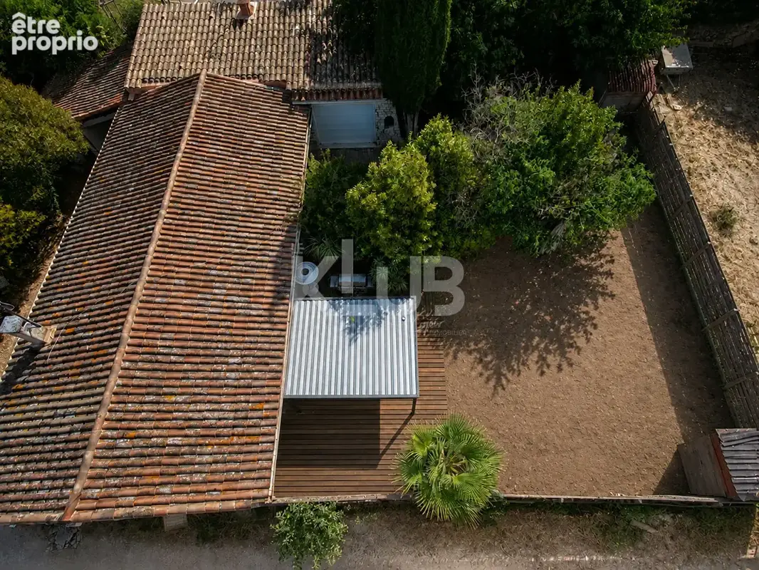 Lambesc - Maison de 120 m², un bien aux multiples possibilités - photo 7