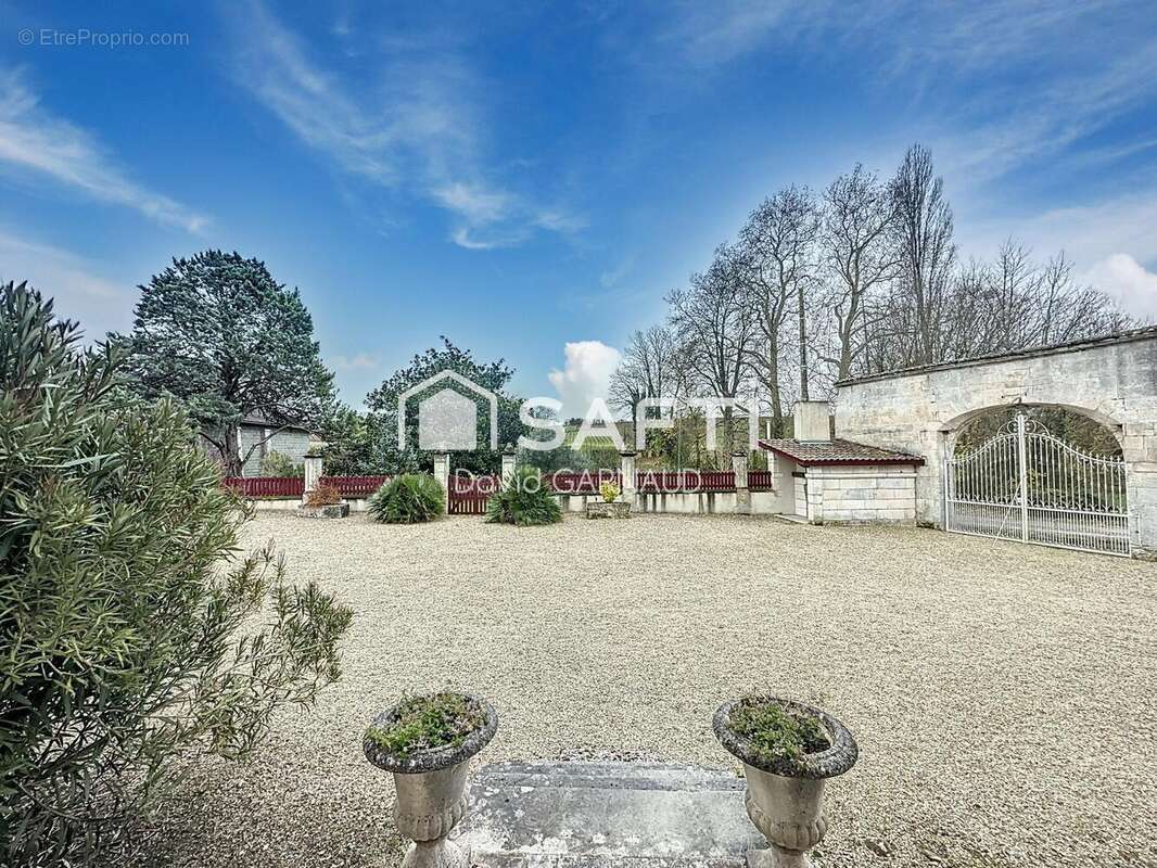 Photo 2 - Maison à ANGOULEME