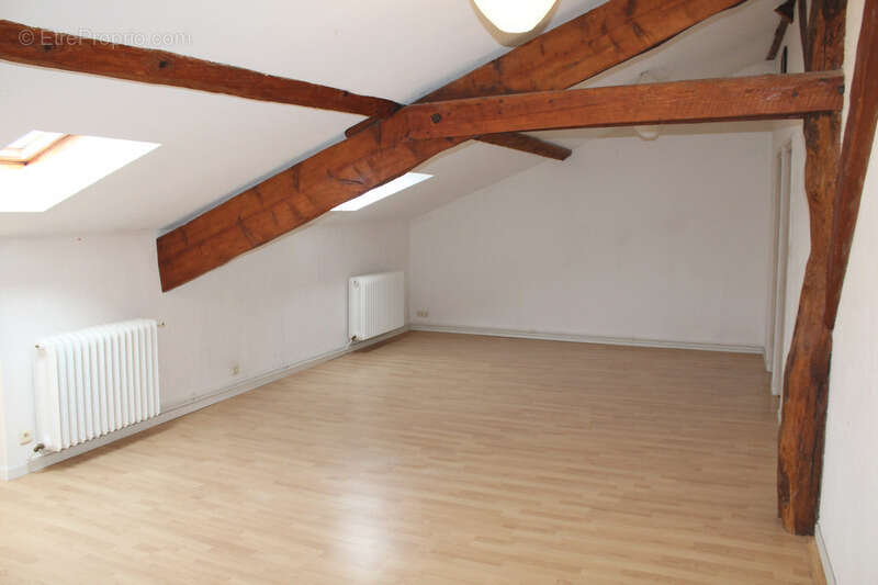 Maison à CEYZERIAT