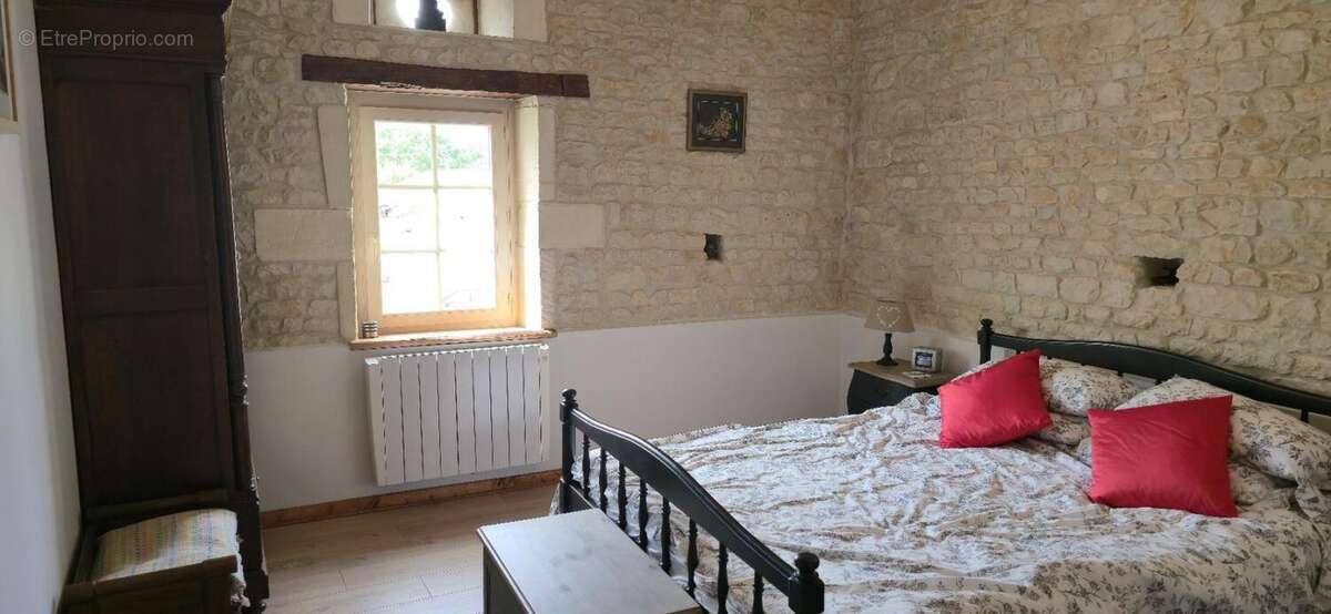 Maison à LOIRE-SUR-NIE