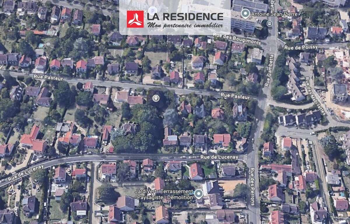 Terrain à LES MUREAUX