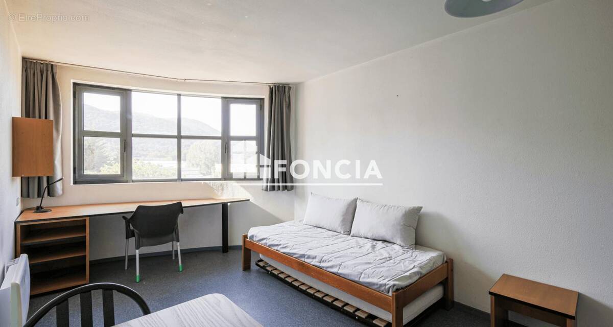 Appartement à SAINT-MARTIN-D'HERES