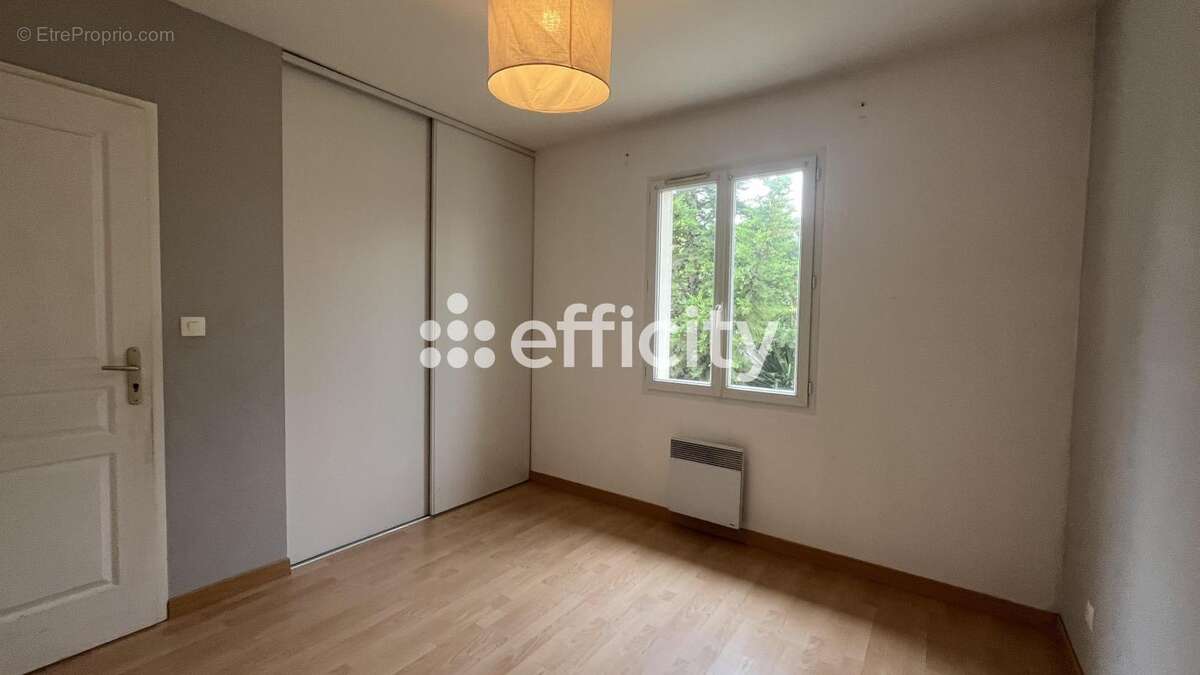 Maison 110 m² à Saint-Groux  - photo 4