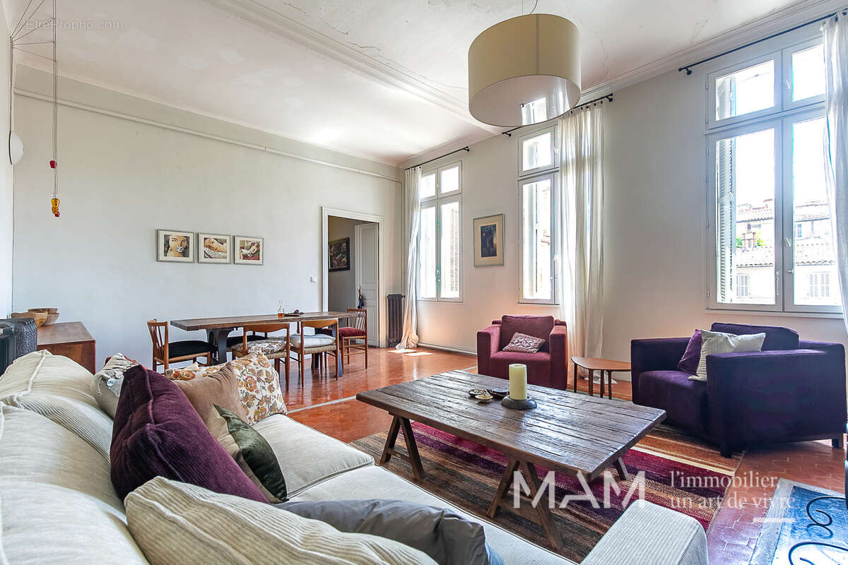 Appartement à MARSEILLE-6E