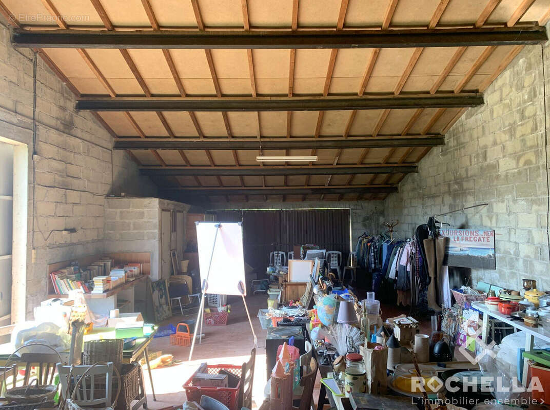 Parking à LE CHATEAU-D'OLERON