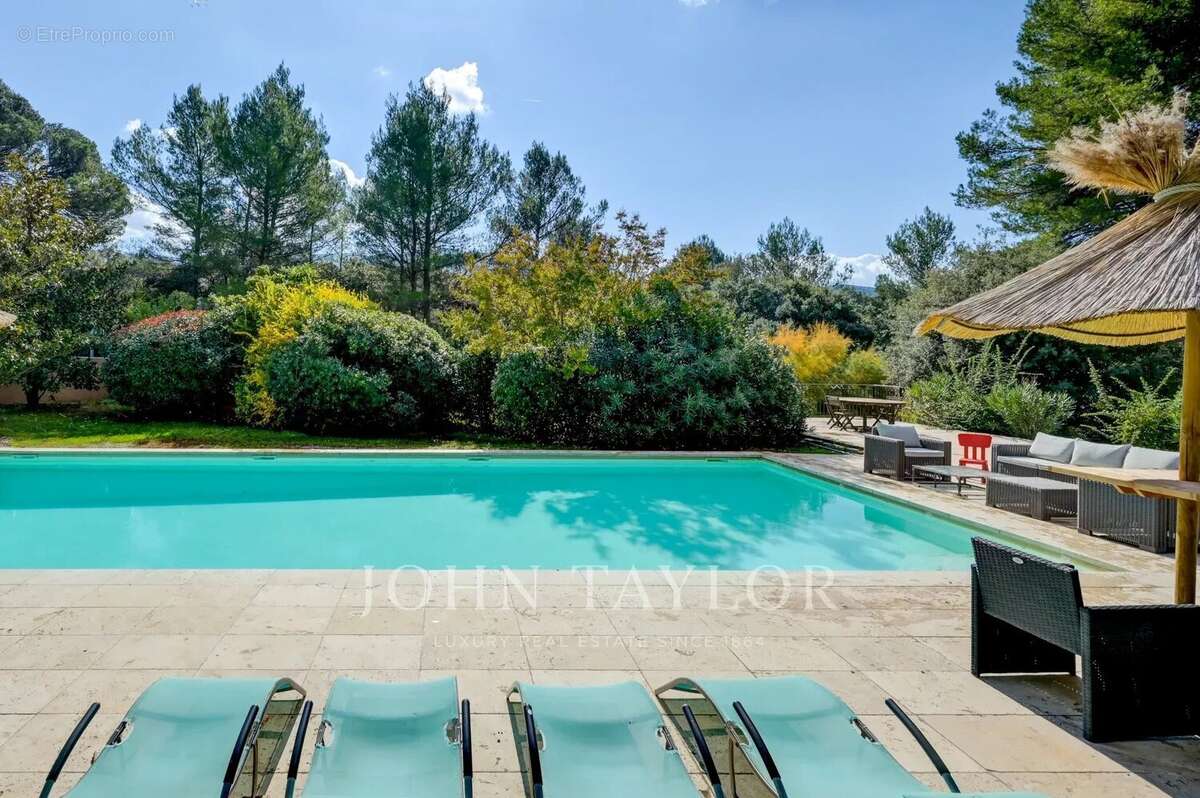 Maison à VAUVENARGUES