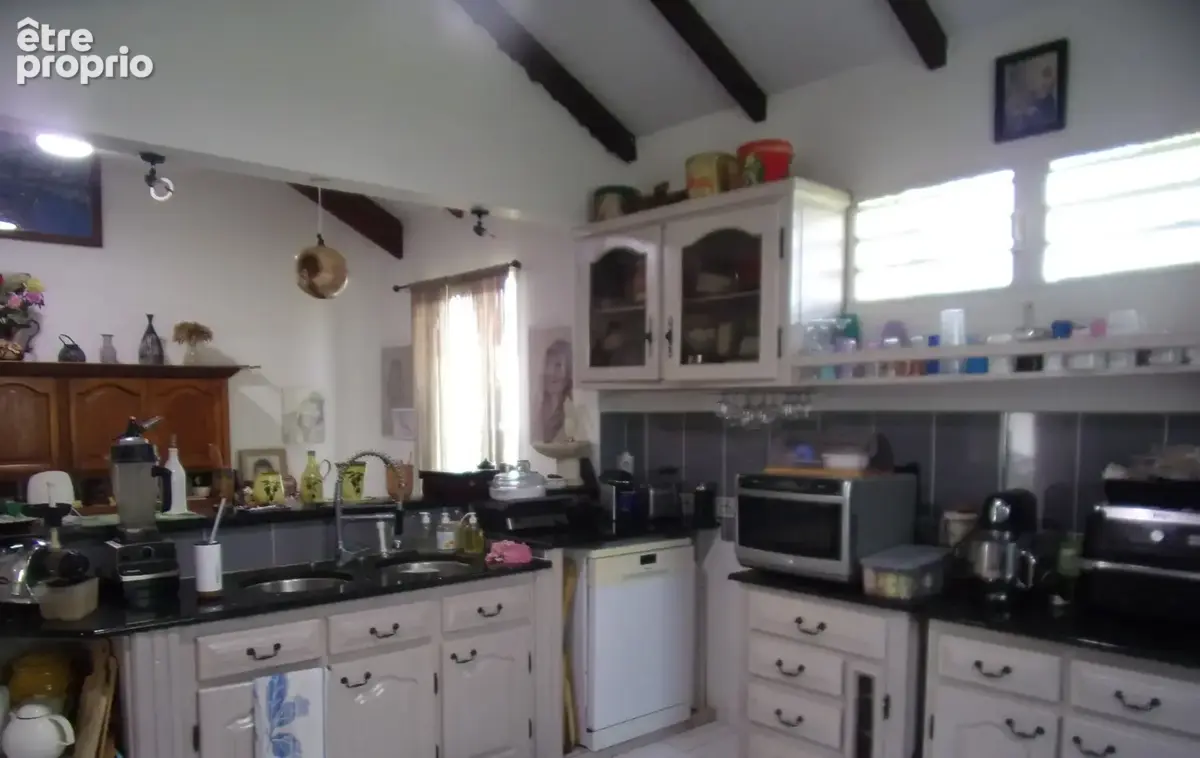 Anse bertrand - maison a vendre de type t3 avec appartement de type t3 - photo 5