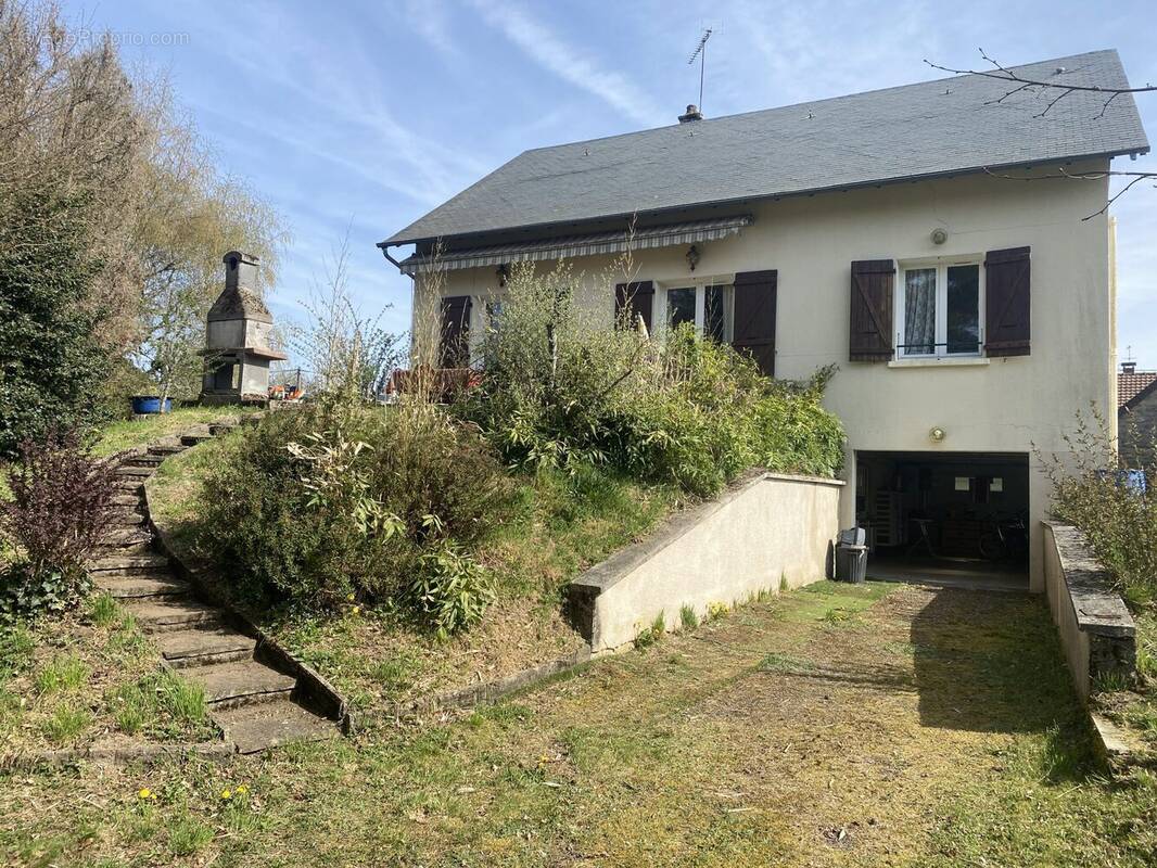 Maison à ROYERE-DE-VASSIVIERE