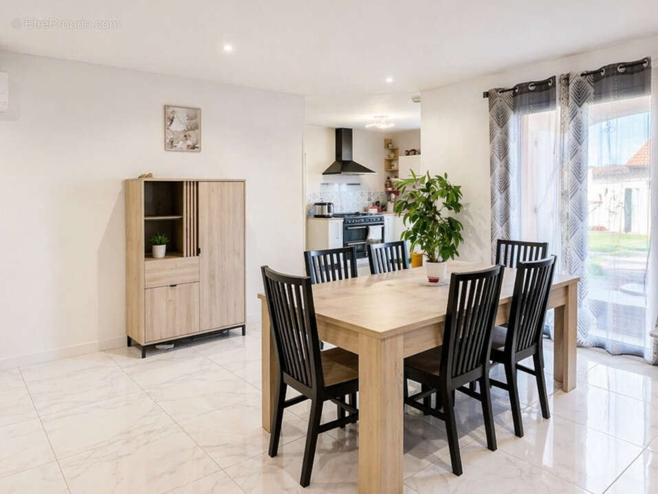 Maison à CHATILLON-LA-PALUD