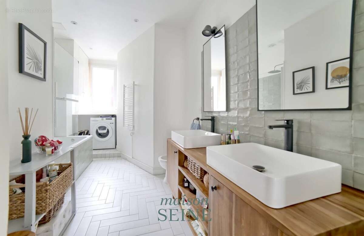 Appartement à NEUILLY-SUR-SEINE