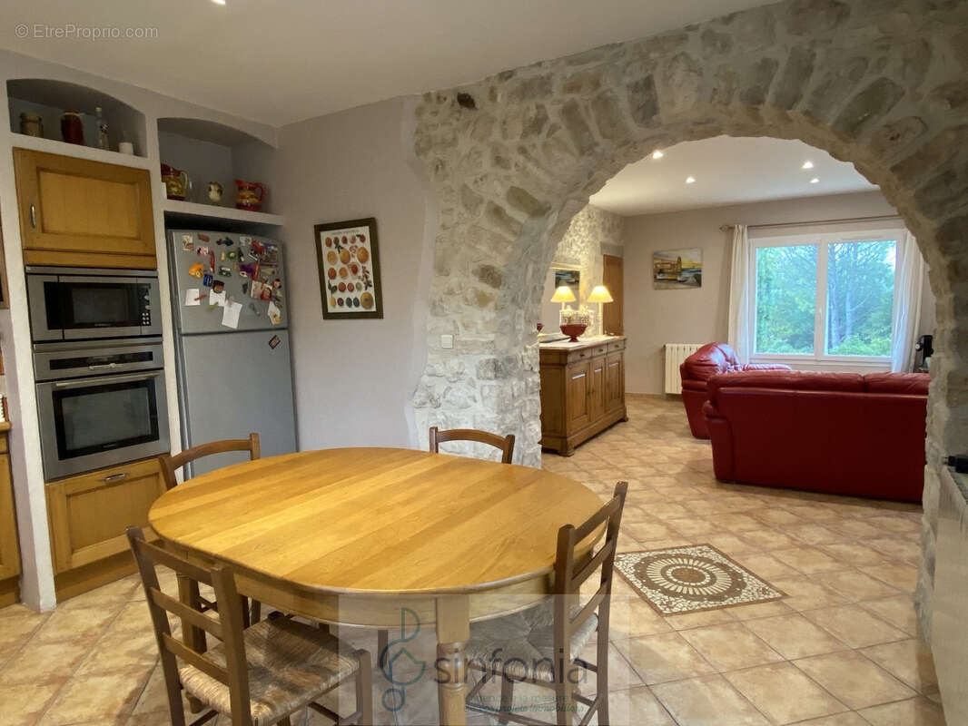 Maison à GARRIGUES-SAINTE-EULALIE