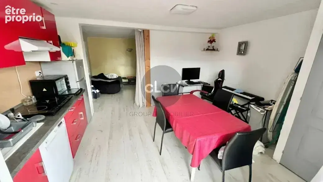 ENTRELACS - Maison de 600m² sur 3 niveaux - photo 16