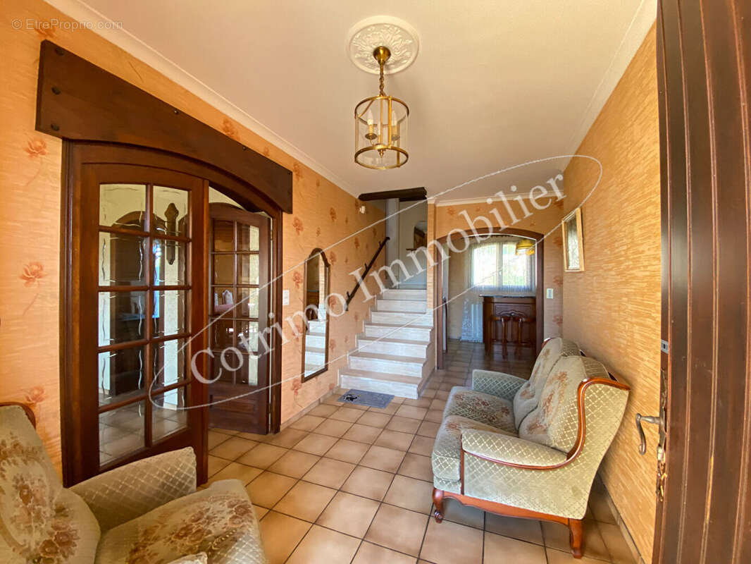 GENAS Maison 200m²+S/sol 180m² +Terrain 1186m² - photo 7