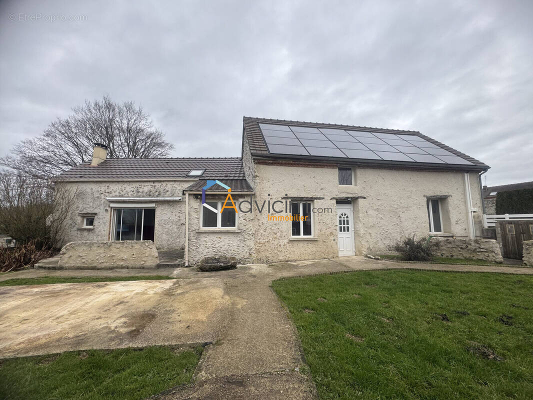 Maison à MECRINGES
