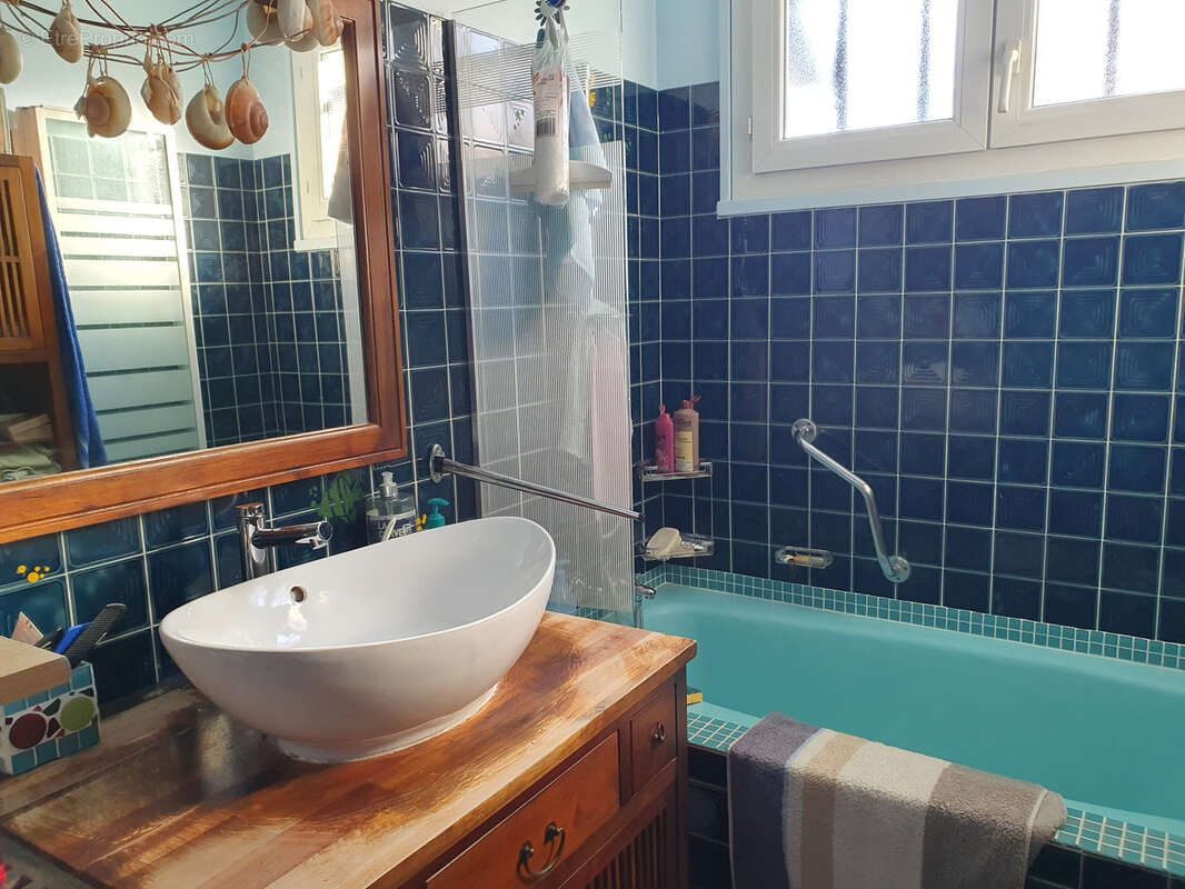 Maison à SAINT-GEORGES-DES-COTEAUX