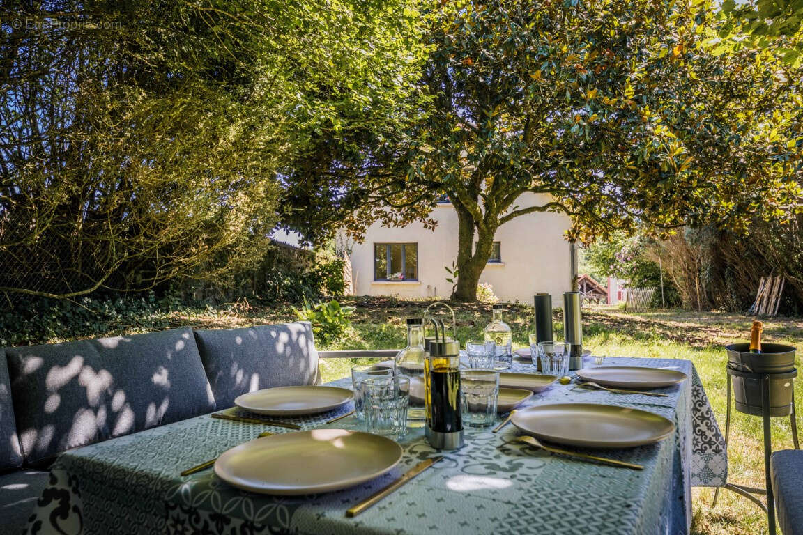 Maison à SEGUR-LE-CHATEAU