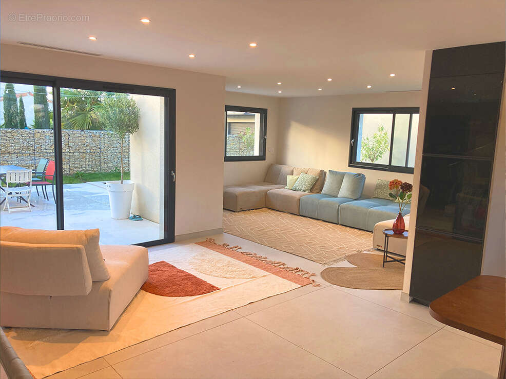 Maison à MONTELIMAR