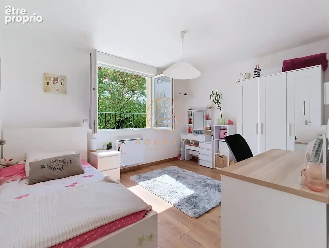 Maison 150 m² à Saint-Maur-Des-Fosses  - photo 4