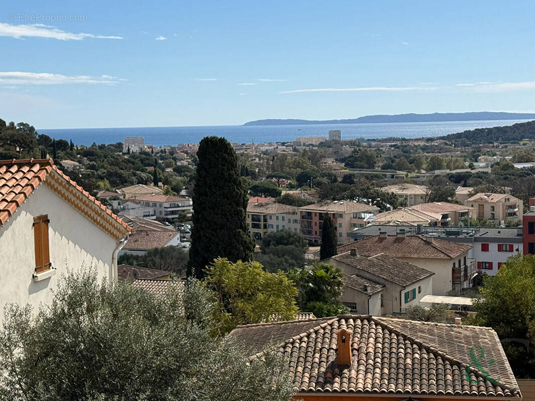 Appartement à BORMES-LES-MIMOSAS