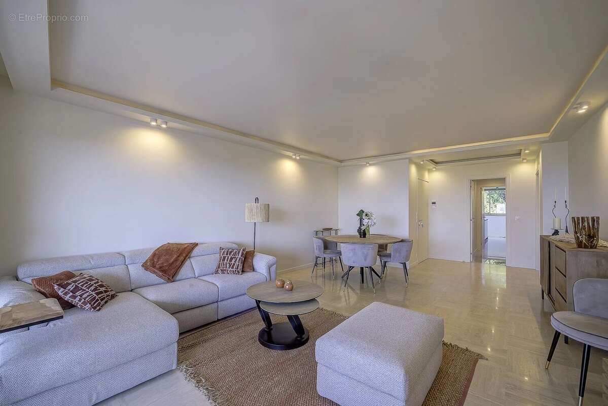 Cannes, Basse Californie - Appartement 4 pièces vue mer  111 m² - photo 16