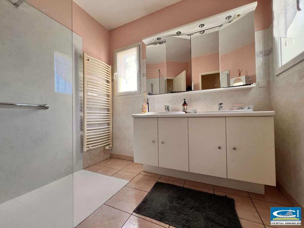 Maison à TOURNON-SUR-RHONE