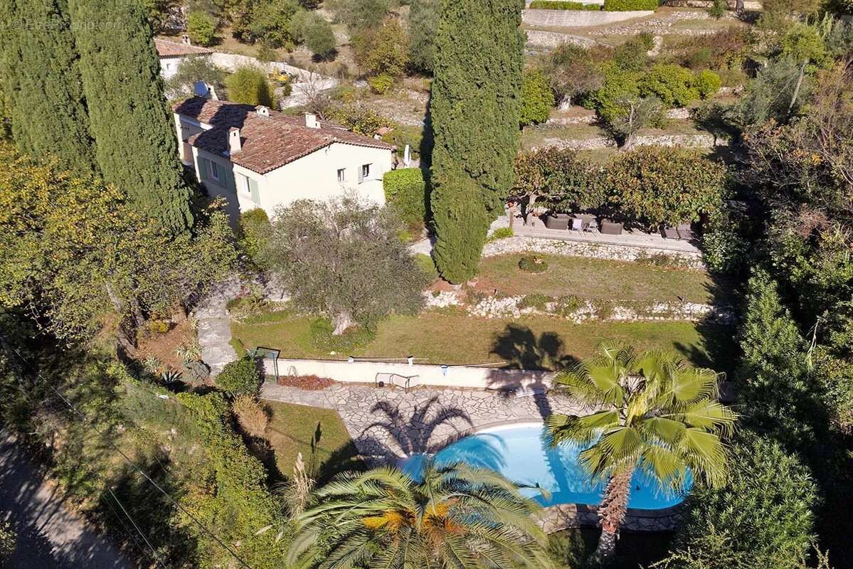 Maison à TOURRETTES-SUR-LOUP