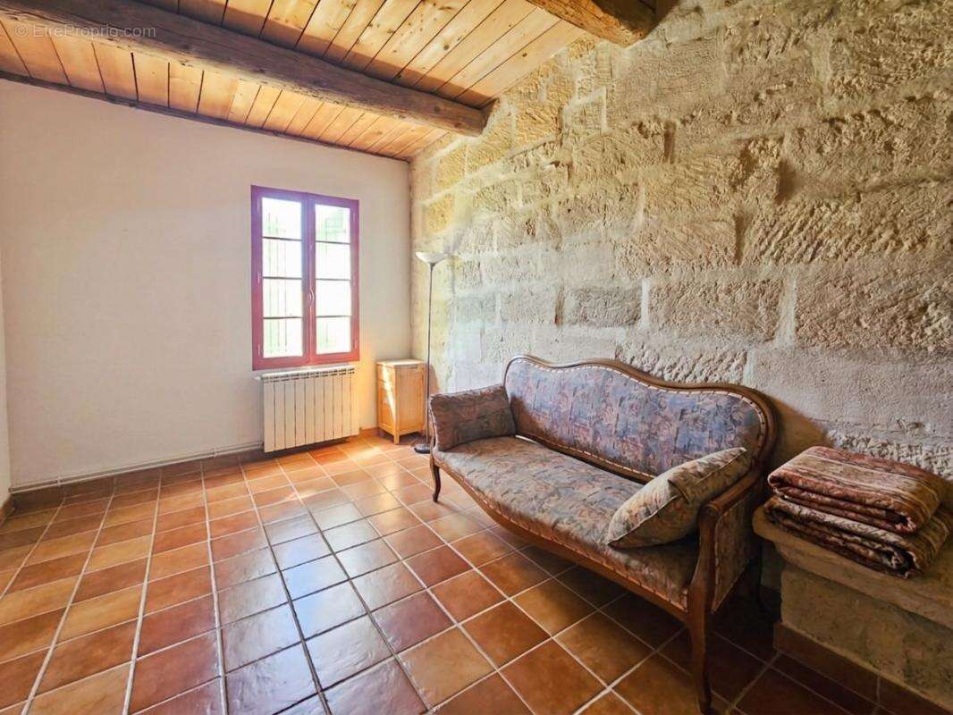 À Vendre à Comps - Maison de village de 180 m² avec extérieur - photo 8