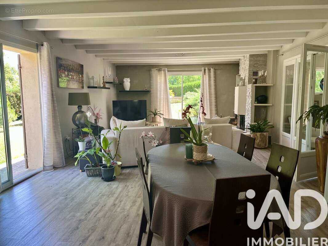 Maison 139 m² à Budos  - photo 2