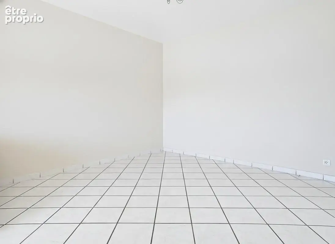 Appartement - 3 Chambres - 2  Balcons - 2 Caves - Garage possible en sus - Proche toutes commodités - photo 13