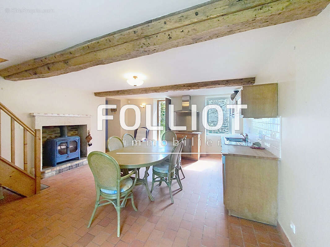 A vendre aux portes de la Suisse Normande Maison en pierre proche Forêt de Grimbosq - photo 3