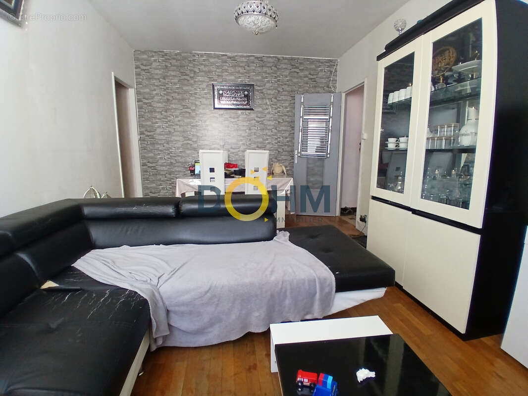 Appartement à SAINT-ETIENNE