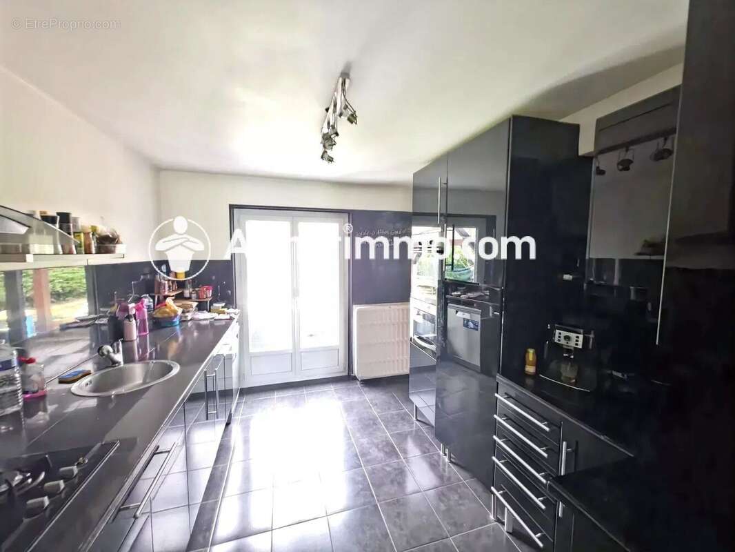 Maison à SAVIGNY-LE-TEMPLE