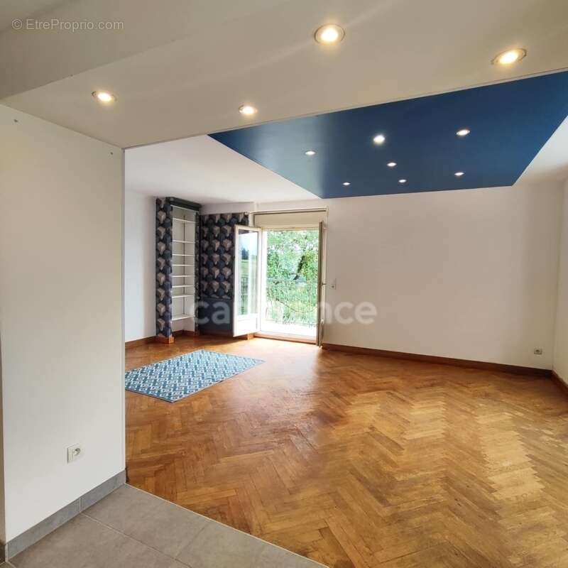 Maison à LA BATIE-DIVISIN