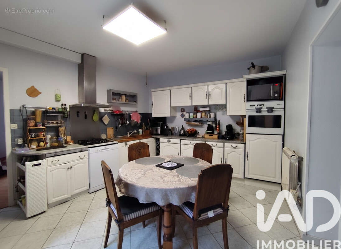 Maison 219 m² à Ouarville  - photo 3