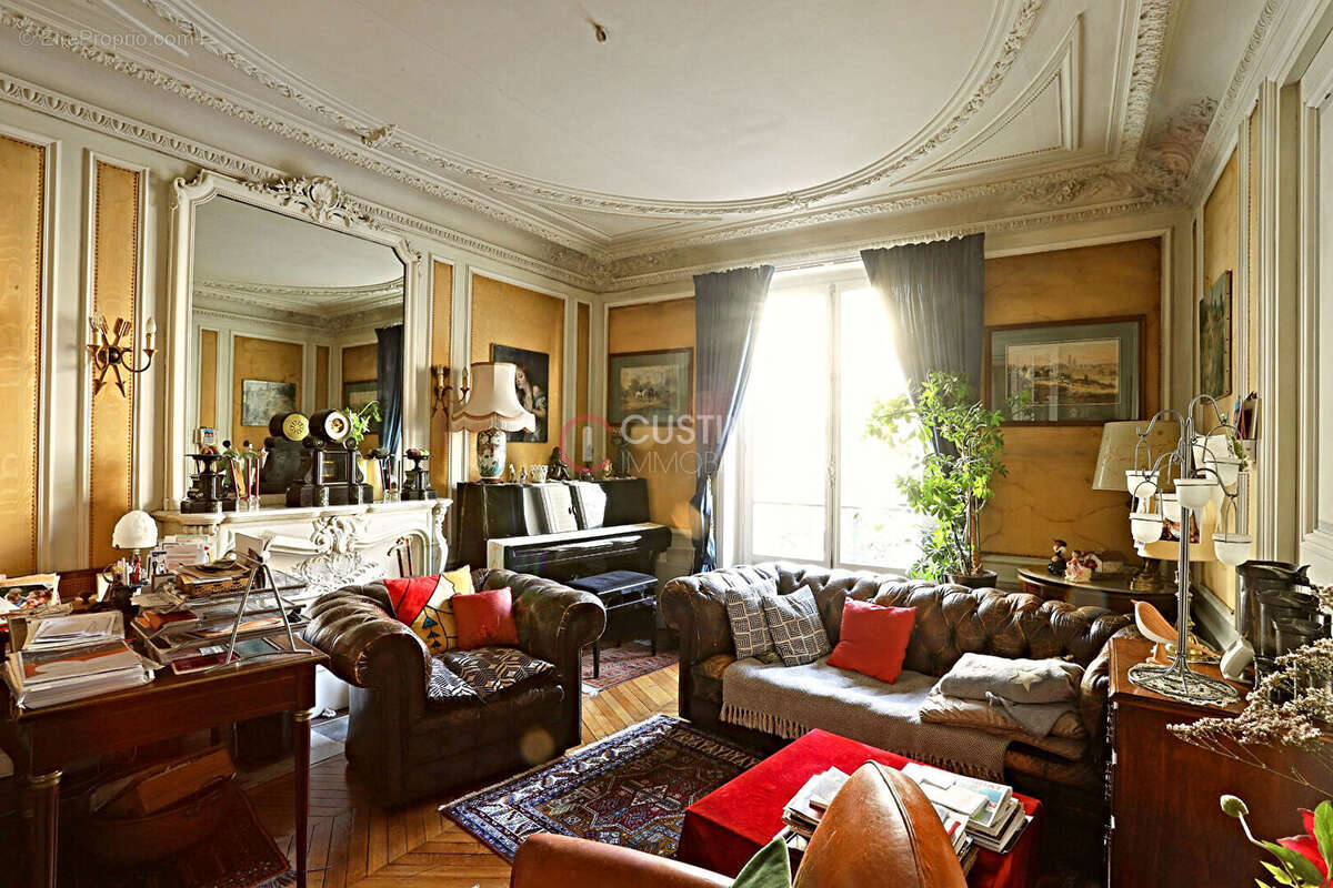 Appartement à PARIS-18E