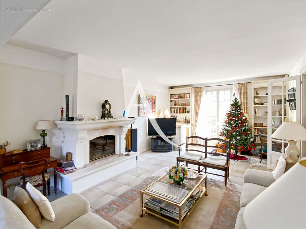 Maison à BOIS-D'ARCY