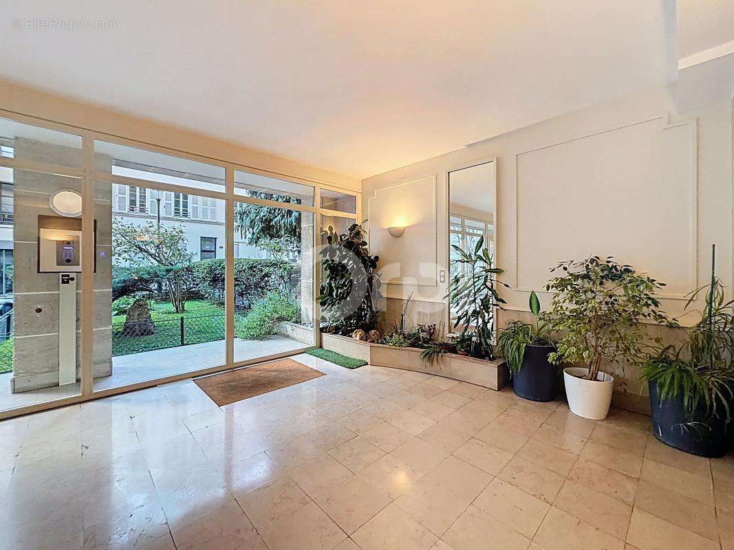Appartement à PARIS-15E