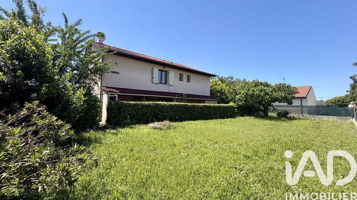 Photo 2 - Maison à MEYZIEU