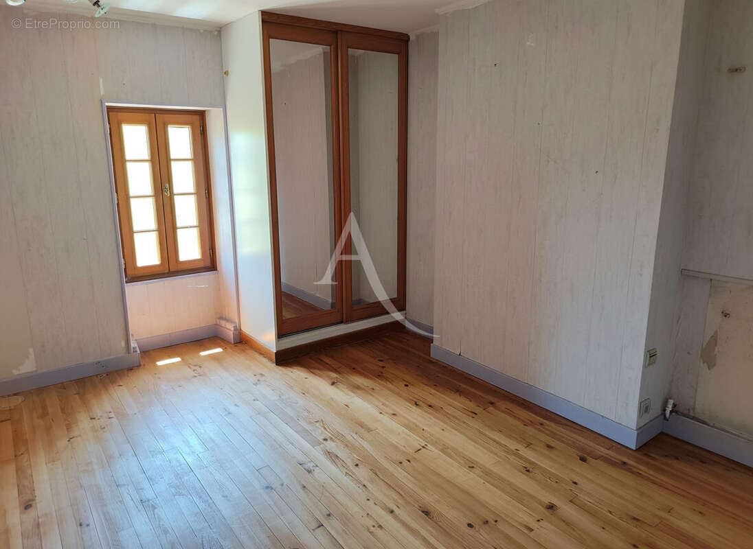 Maison au calme avec parc verdoyant - photo 8