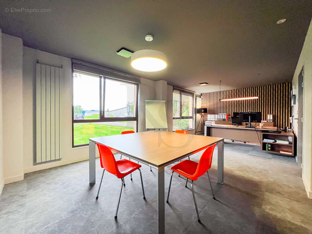 A vendre - Bureaux haut de gamme à la Lande Patry - photo 4