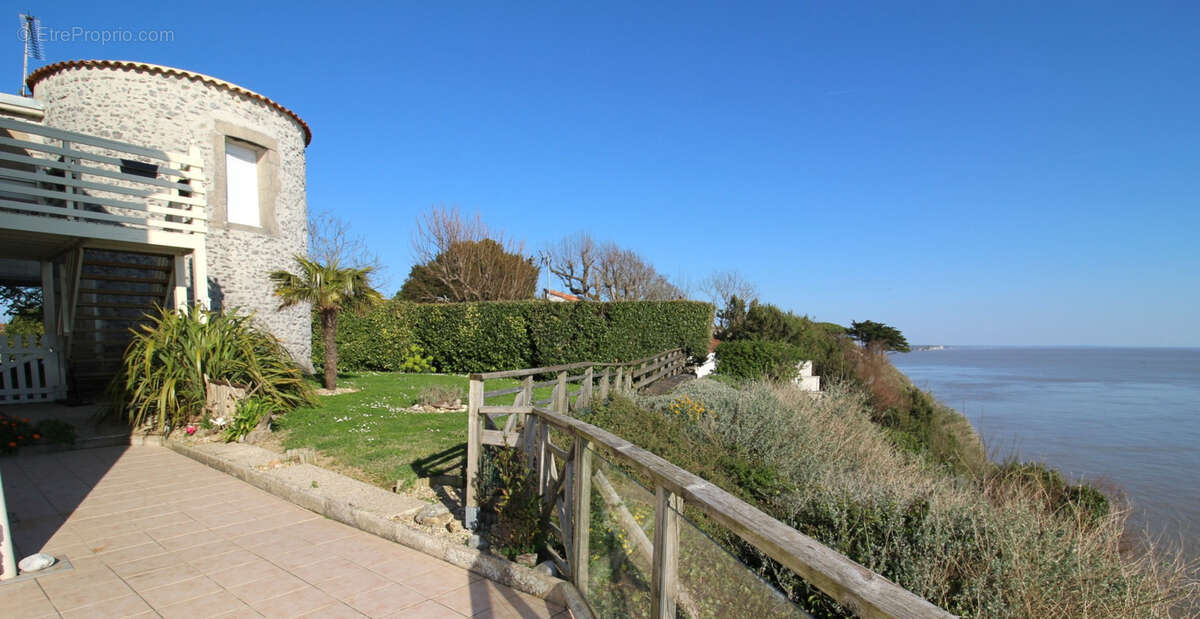 Appartement à MESCHERS-SUR-GIRONDE