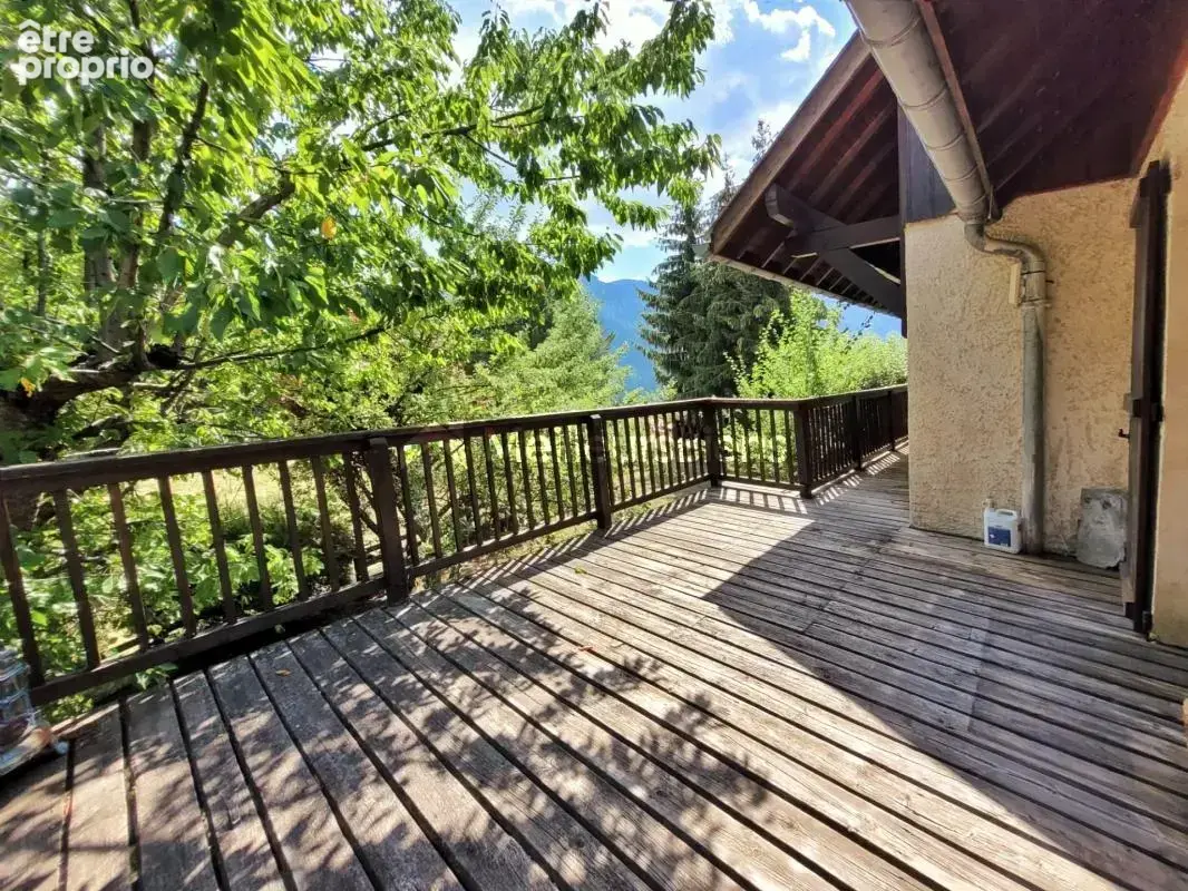 Maison familiale 7 pièces avec dépendances et grand terrain aux Orres - photo 6