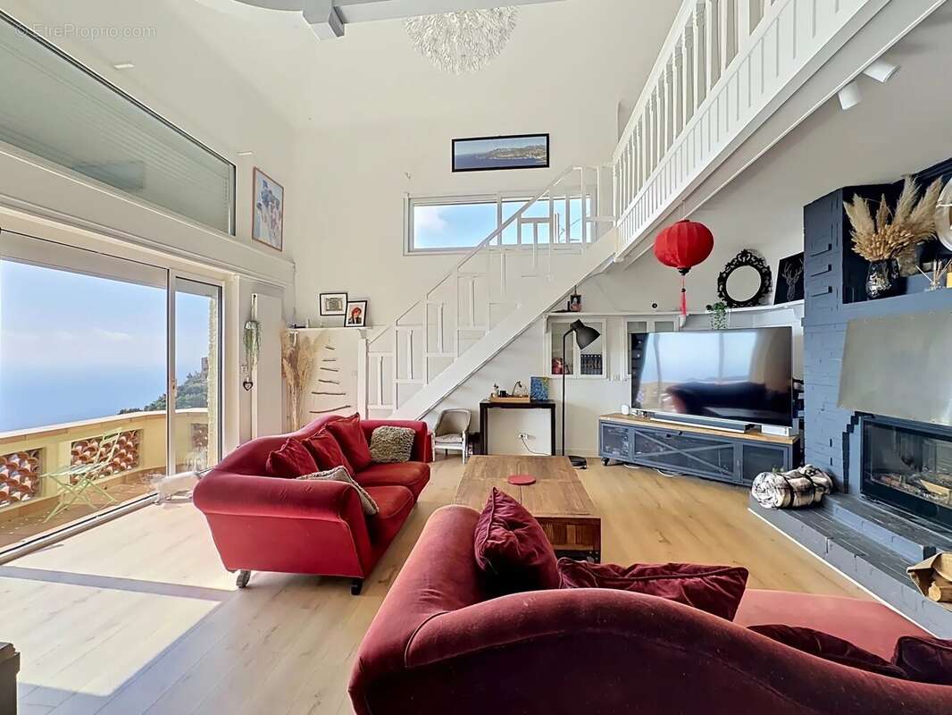 Appartement à LA TURBIE