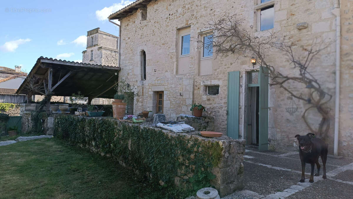 Maison à LA ROCHEFOUCAULD