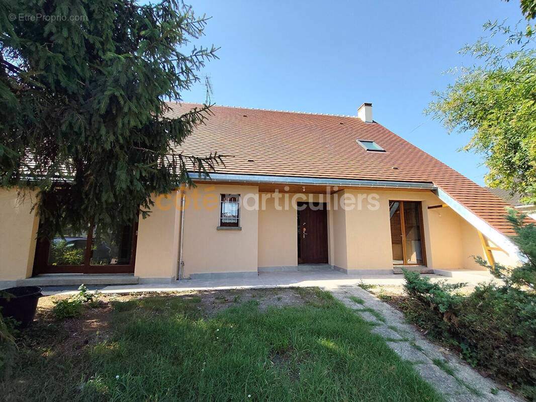 Maison à AMILLY