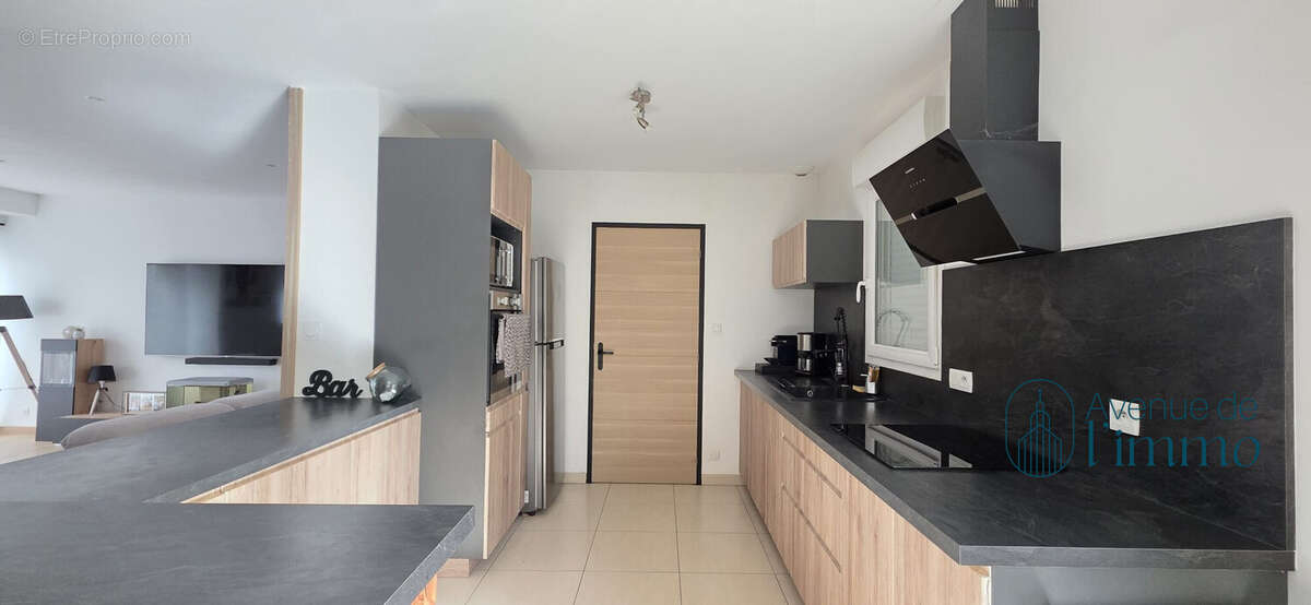 Cuisine - Maison à BEAULIEU-SUR-LAYON