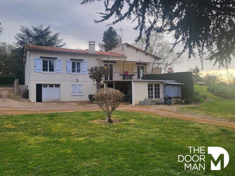 Maison à SAINT-GELAIS